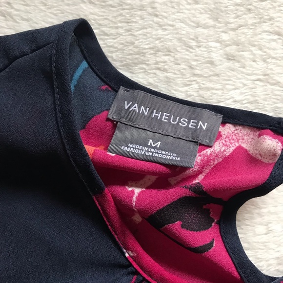 Floral Flutter Sleeve Blouse - Picture 2 of 4